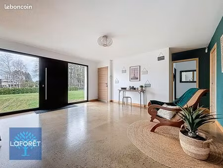 propriété 5 pièces 256 m²