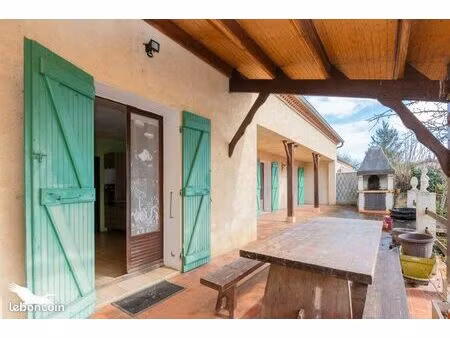 maison 6 pièces 158 m²