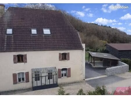 maison 10 pièces 253 m²