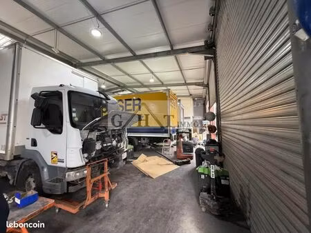 local industriel 1 060 m²