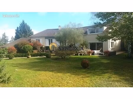 propriété 8 pièces 190 m²