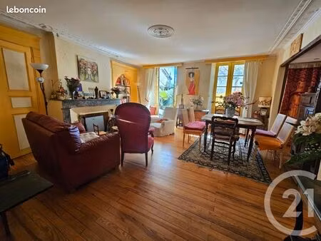 maison 8 pièces 186 m²