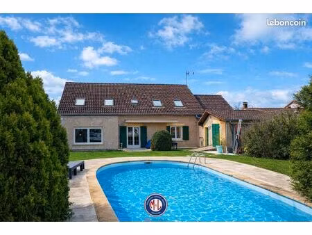 maison 7 pièces 174 m²