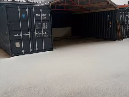 loue container maritime et place de parking couvert