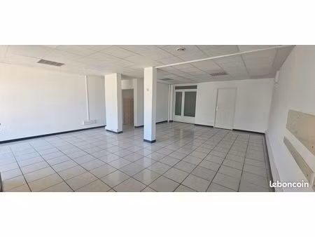 local 48m² avec grande vitrine – avenue leconte de lisle – sainte-clotilde