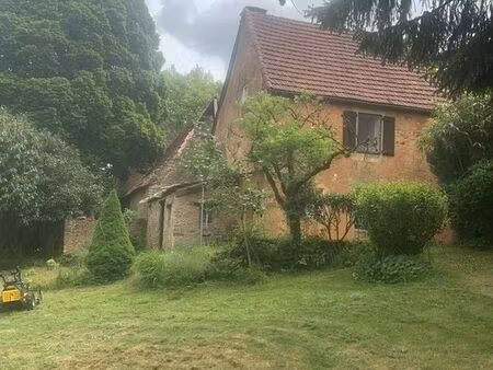 maison ancienne avec grand jardin arboré