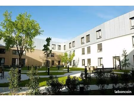 chambre ehpad saint exupéry (les terrasses du château)