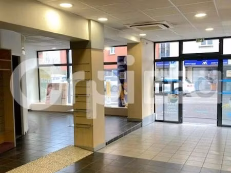 local commercial 280 m²