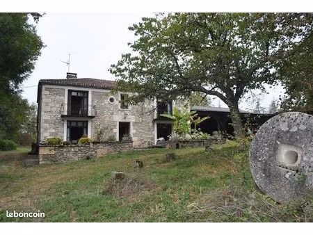 maison 7 pièces 232 m²