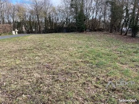 terrain 940 m² sainte-marie