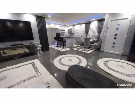 a vandre grande maison immeuble 280m2 rénové