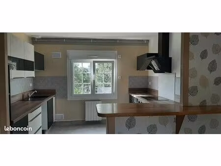 appartement 3 chambres terasse pelouse