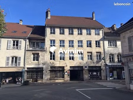 hotel 2700 m² ornans