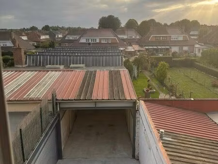 local   entrepôt   réserve   garage