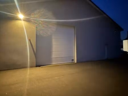 bureau et entrepôt sécurisé