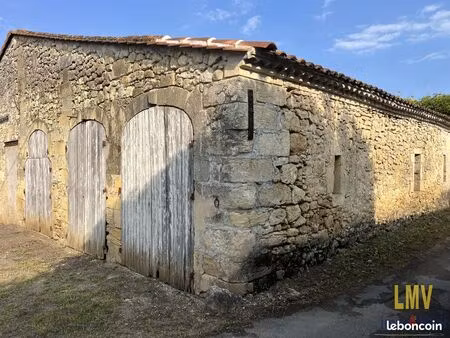parking/box 75 m² saint-genès-de-castillon