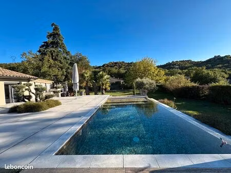 maison 6 pièces 205 m²