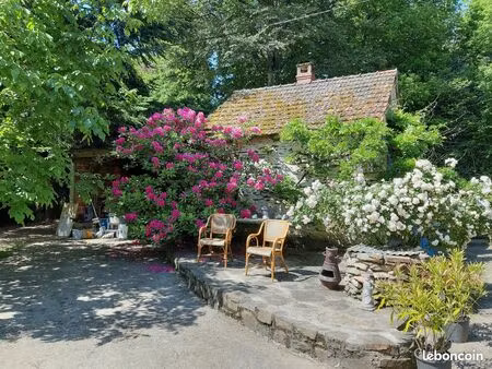 deux maisons sur 2.2 hectares