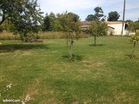 terrain 350 m² saint martin du bois