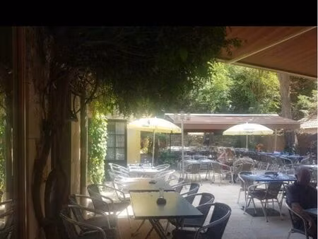 opportunité rare – restaurant avec licence iv + appartement rénové – centre-ville le blanc