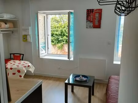 studio meublé et rénové prox commerces 320 cc