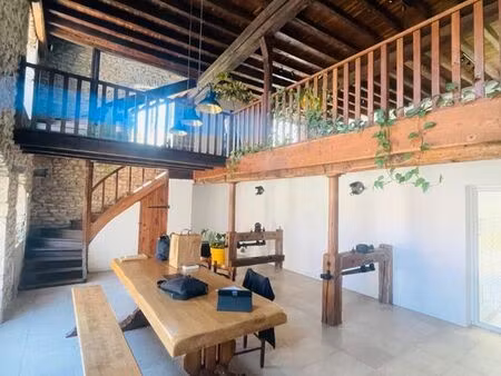 moulin entièrement rénové de 290m2