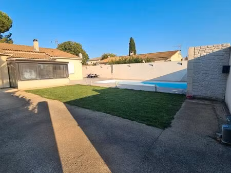 villa d'exception à vestric-et-candiac : confort  économies et sérénité