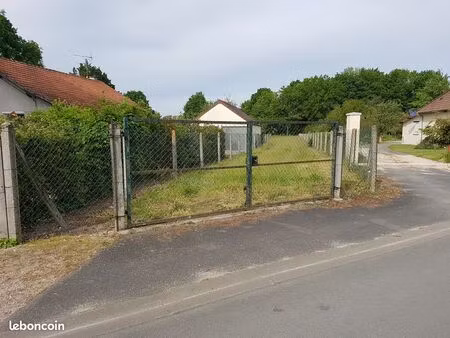 terrain constructible 2 830m² - la ferte-imbault