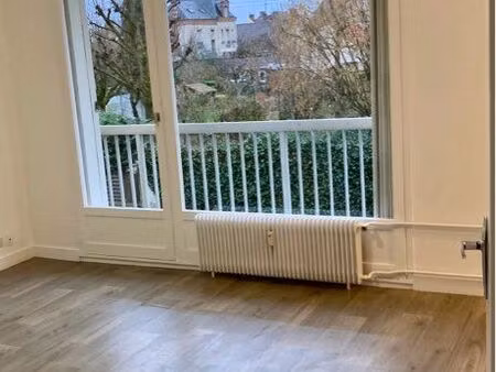 studio lumineux de 23m2