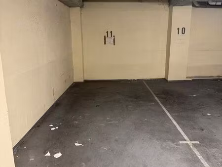 parking 1 pièce bordeaux