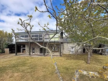 propriété 6 pièces 238 m²