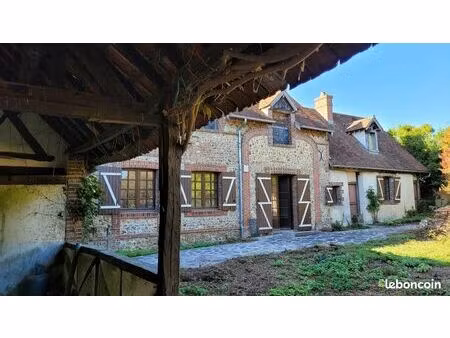 maison ancienne à restaurer avec dépendances et grand terrain arboré