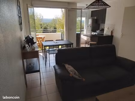 t2 dans une résidence avec piscine