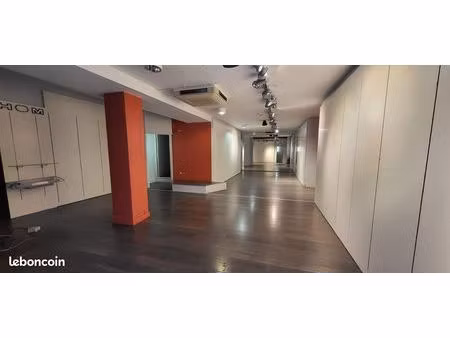 local commercial 143 m²