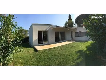 maison lumineuse plein sud  4 chambres  grand sous-sol  au calme à générac