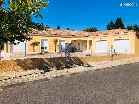 maison de plain pied 160m²/ 4 chambres/ rt 2012