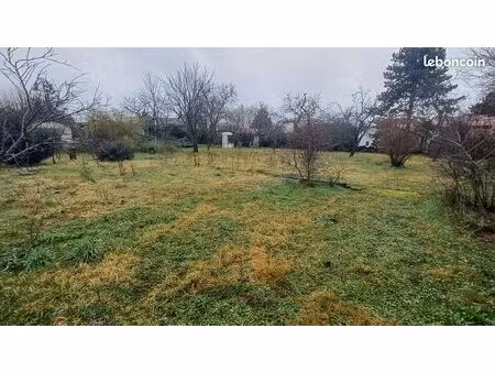 à vendre – deux terrains constructibles viabilisés