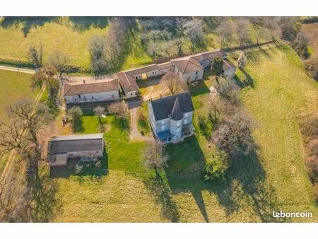 maison 10 pièces 450 m²