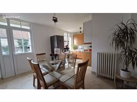 attichy  charmante maison en pierre 116 m² au sol  3 chambres  terrasse  cave et dépendanc