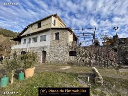 maison 118m2 et gîte 94m2 plus dépendances sur terrain 1486m2