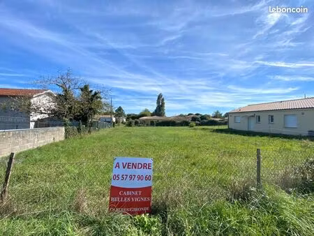 terrain 750 m² saint maixant