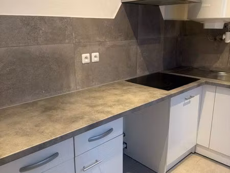 à louer – f2 centre-ville de brie-comte-robert