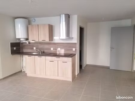 t1 refait à neuf en centre ville