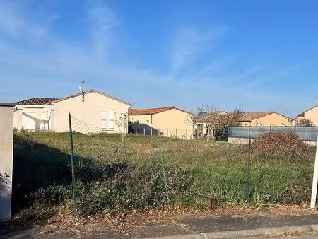 terrain constructible 437m² le vernet 31