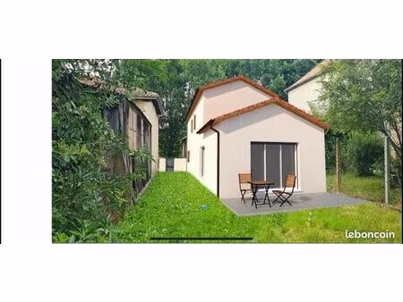 terrain 300m2 + garage 18m2 - centre amou