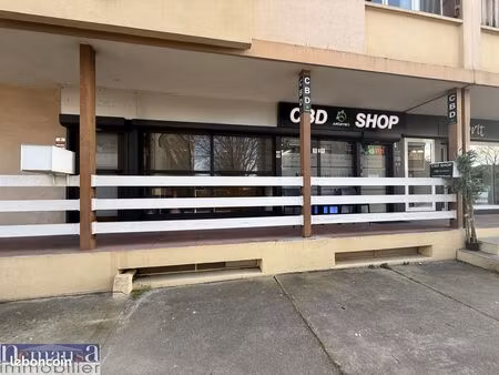 murs commerciaux 58 m² nîmes