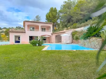 a moins de 30' de l'aéroport de nice magnifique villa 4/5 pièces 174 m² habitable + 80 m².
