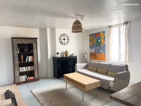 castets  appartement en maison de ville  coeur de village