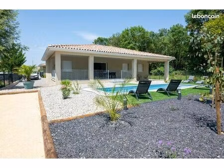 villa meublée 3 chambres + bureau  piscine  terrasse couverte – (intérieur pmr)