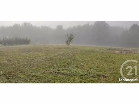 terrain 1 080 m² germinon